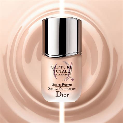 Fond de teint Capture Totale Super Potent Serum Foundation